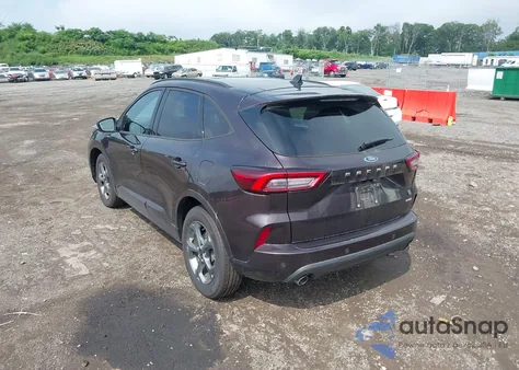 2023 Ford Escape St-Line z USA, uszkodzony, nr VIN 1FMCU9MN6PUA63016